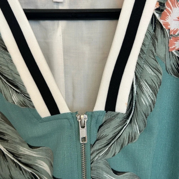 Cupcakes and Cashmere floral lined bomber deep V neck S excellent condition - Picture 6 of 8